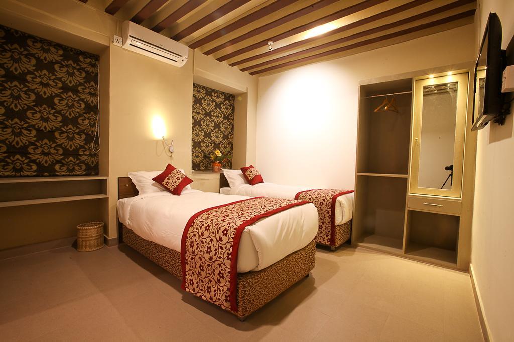 Hotel Heranya Katmandu Dış mekan fotoğraf