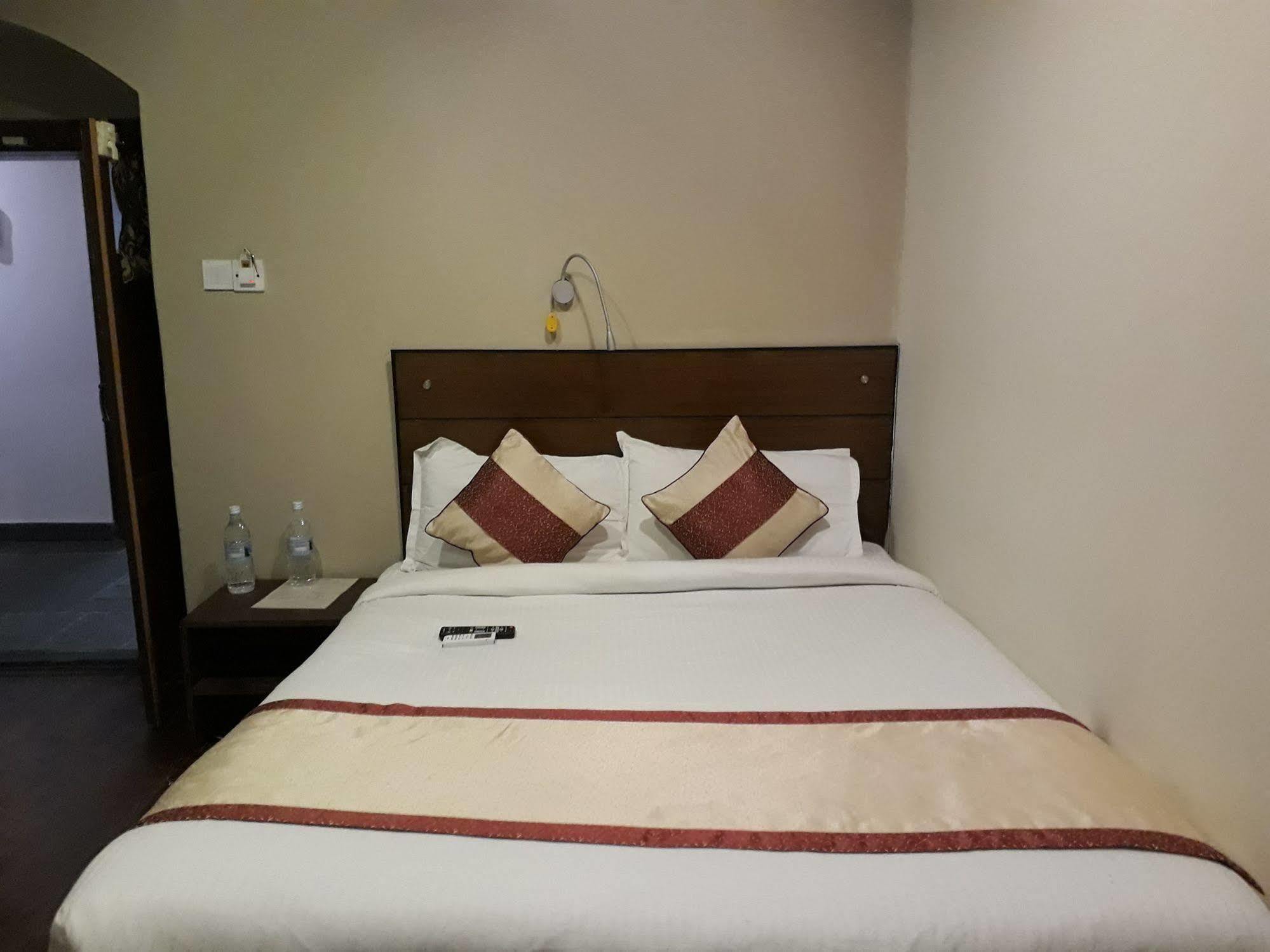 Hotel Heranya Katmandu Dış mekan fotoğraf