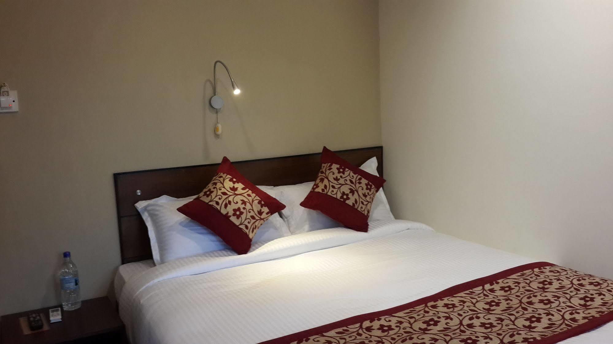 Hotel Heranya Katmandu Dış mekan fotoğraf