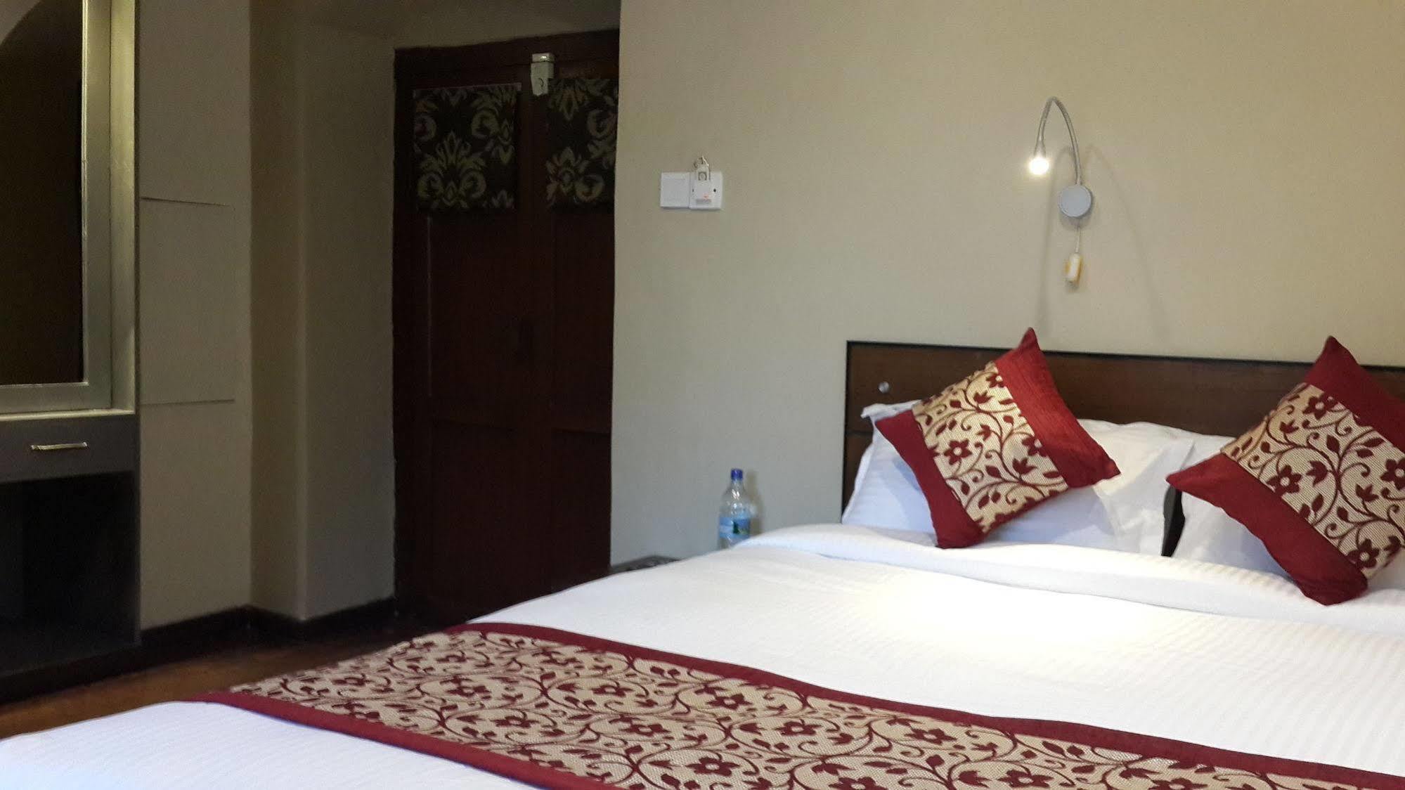 Hotel Heranya Katmandu Dış mekan fotoğraf
