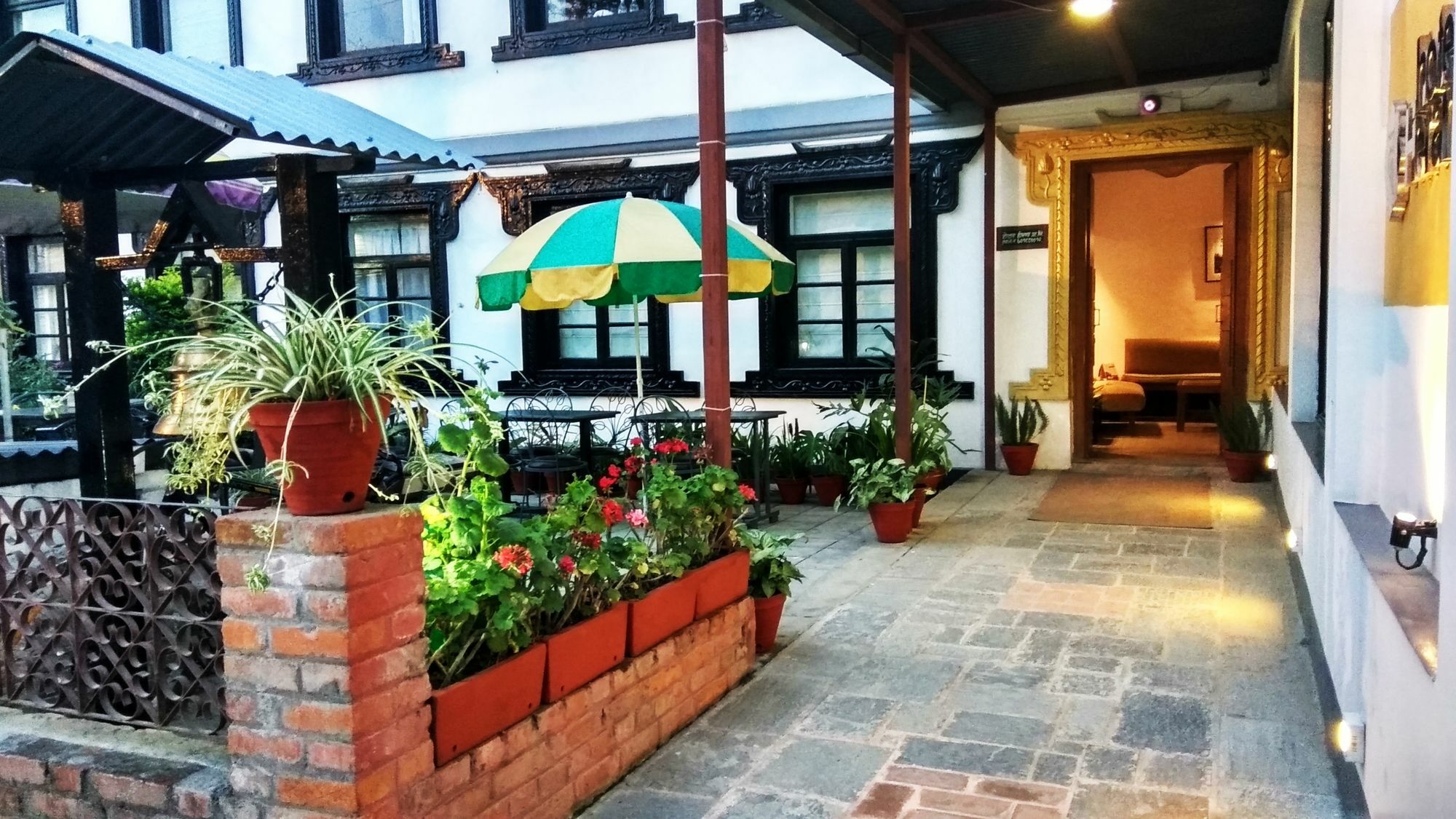 Hotel Heranya Katmandu Dış mekan fotoğraf